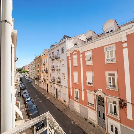 Alameda Hub 7 - Between Alameda And Arroios Metro Stations * Lissabon